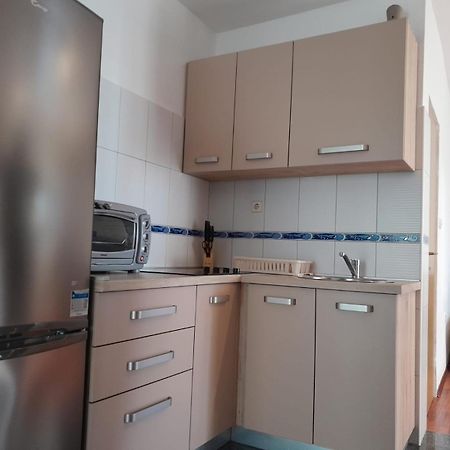 Sreca Apartment Near Beach With Bbq Бибине Стая снимка