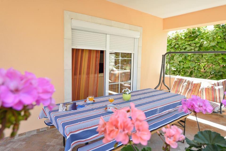 Sreca Apartment Near Beach With Bbq Бибине Екстериор снимка