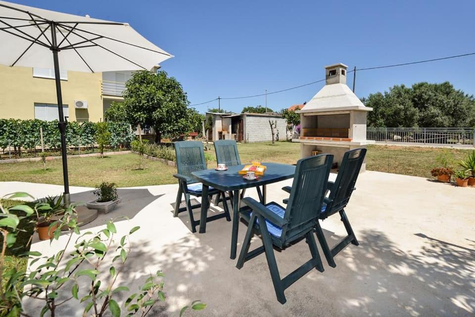 Sreca Apartment Near Beach With Bbq Бибине Екстериор снимка