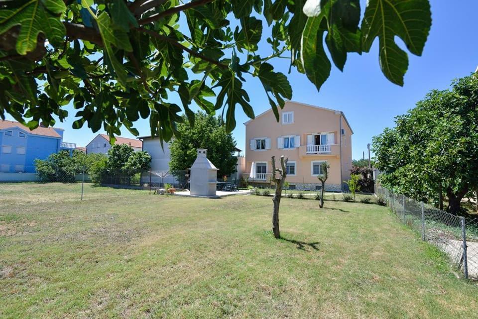 Sreca Apartment Near Beach With Bbq Бибине Екстериор снимка