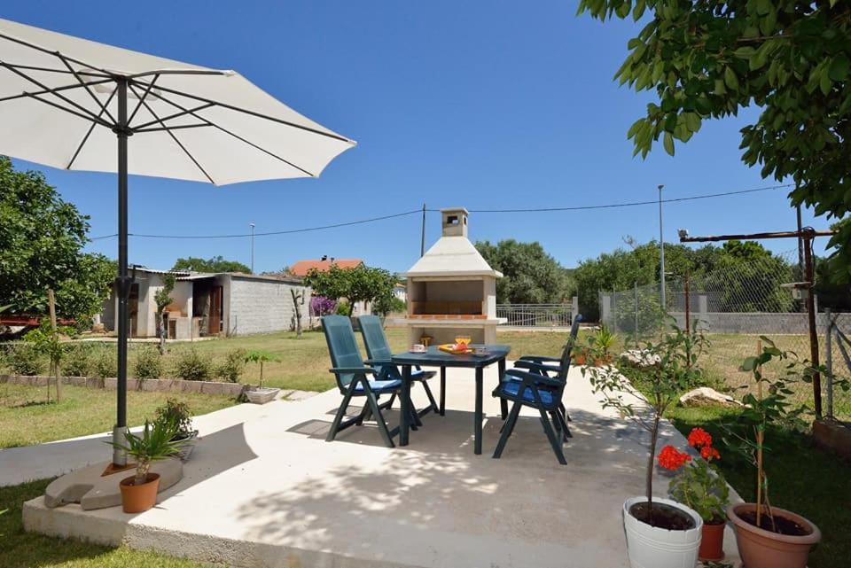 Sreca Apartment Near Beach With Bbq Бибине Екстериор снимка