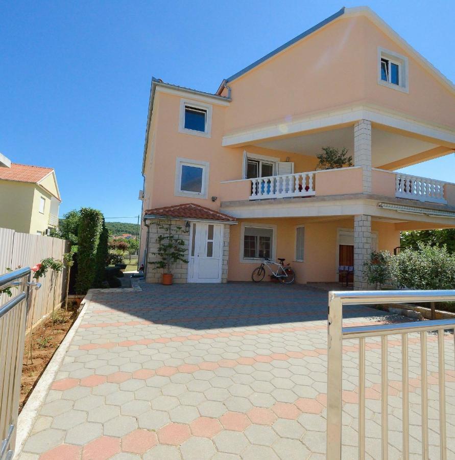 Sreca Apartment Near Beach With Bbq Бибине Екстериор снимка