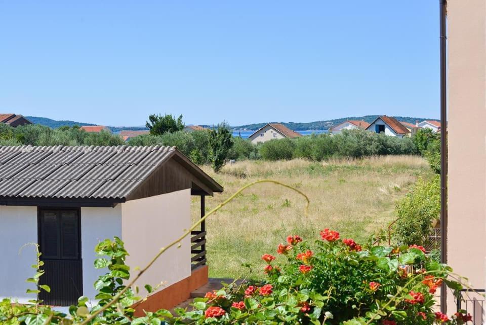 Sreca Apartment Near Beach With Bbq Бибине Екстериор снимка