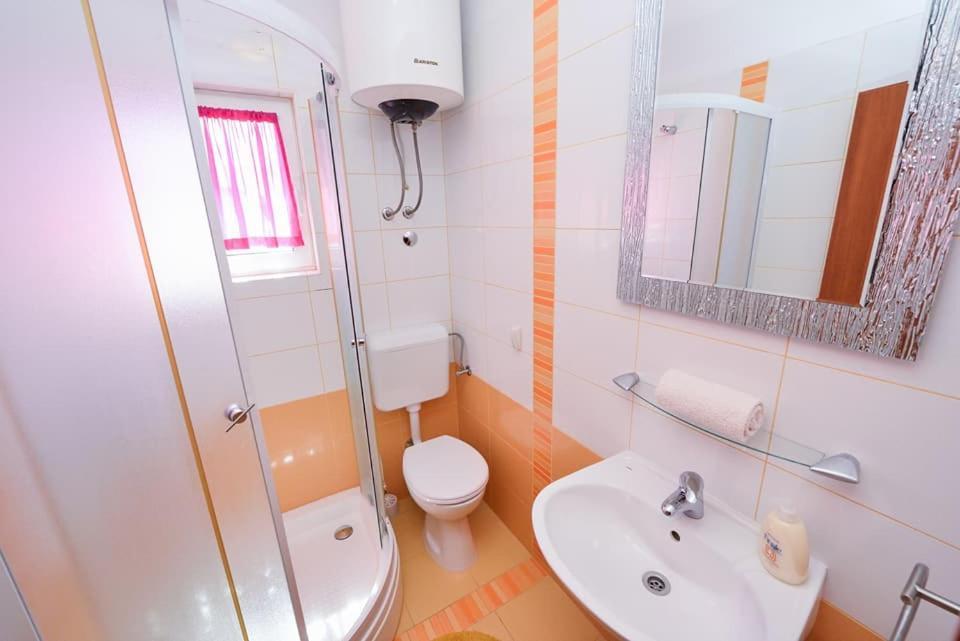 Sreca Apartment Near Beach With Bbq Бибине Екстериор снимка