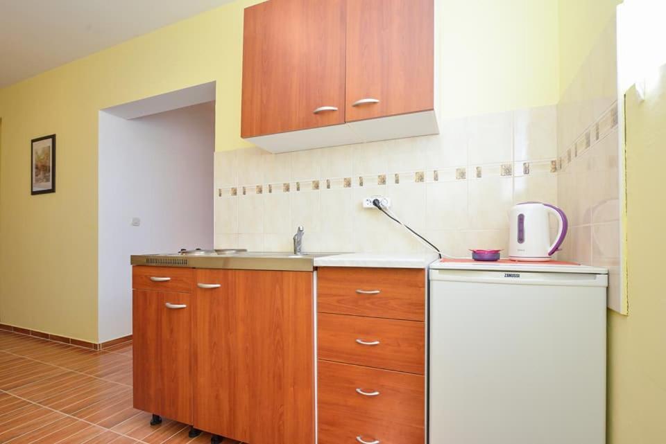 Sreca Apartment Near Beach With Bbq Бибине Екстериор снимка