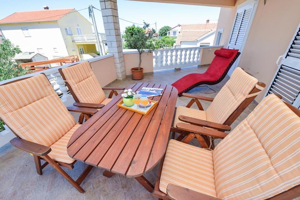 Sreca Apartment Near Beach With Bbq Бибине Екстериор снимка
