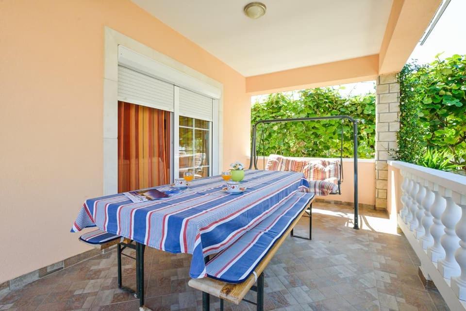 Sreca Apartment Near Beach With Bbq Бибине Екстериор снимка