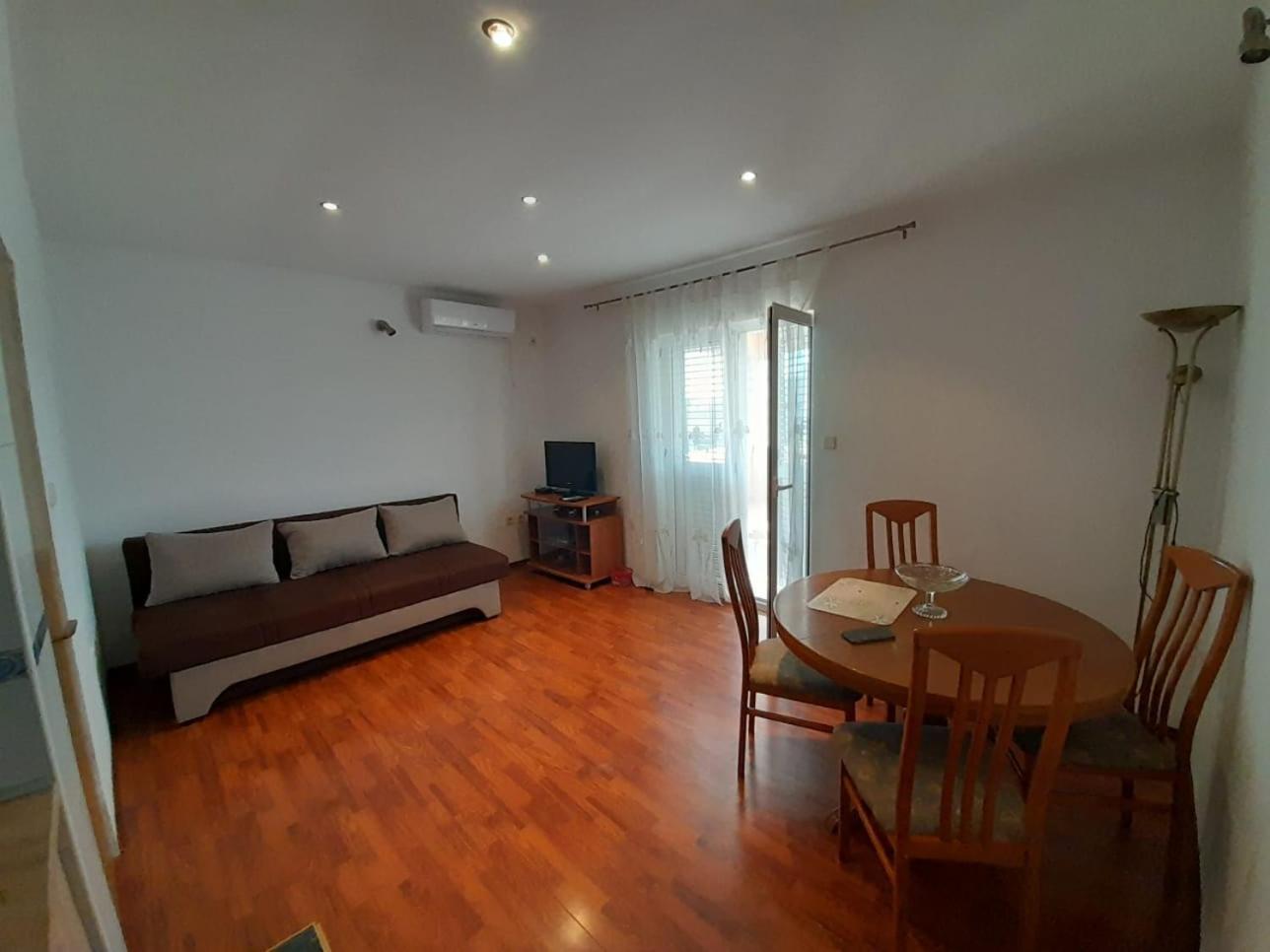 Sreca Apartment Near Beach With Bbq Бибине Стая снимка