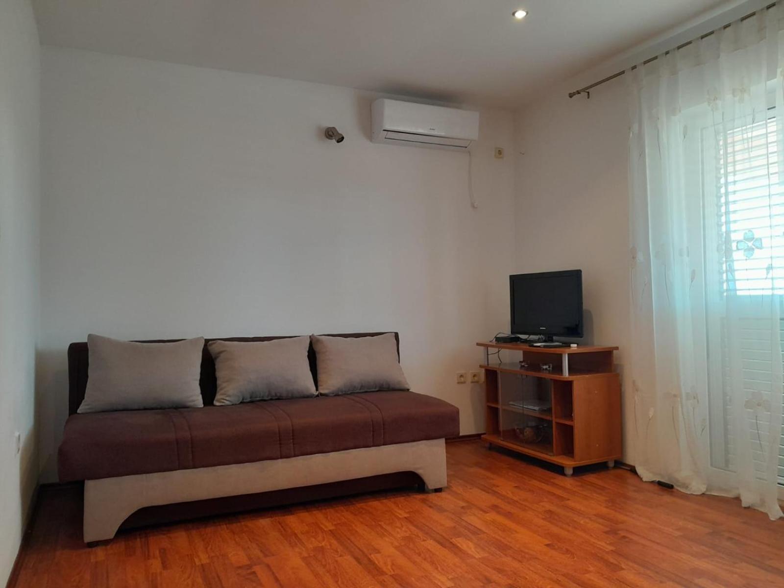 Sreca Apartment Near Beach With Bbq Бибине Стая снимка